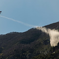 Incendio a Tramonti, in corso le operazioni di spegnimento /Foto Walter Campisi /video Positano TV