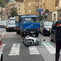 Incidente a Maiori: scooter tamponato da un camion sulle strisce pedonali