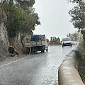 Maiori, caduta fango e sassi dalla zona interdetta al transito a Capo d'Orso: operai al lavoro /FOTO e VIDEO