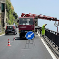 Minori, operai al lavoro sulla Torricella per rinforzare la sede stradale /FOTO