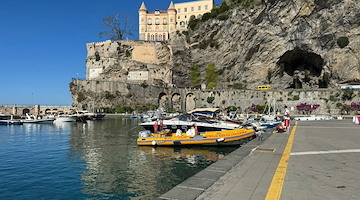 Maiori, aperto il bando per l’assegnazione degli ormeggi al porto turistico per la stagione 2025