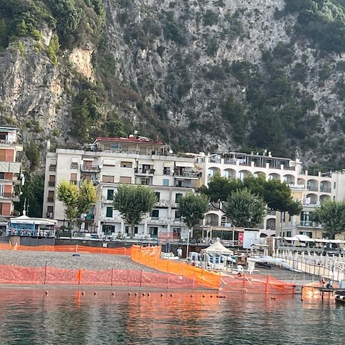 Spiaggia interdetta a Maiori<br />&copy; Massimiliano D'Uva