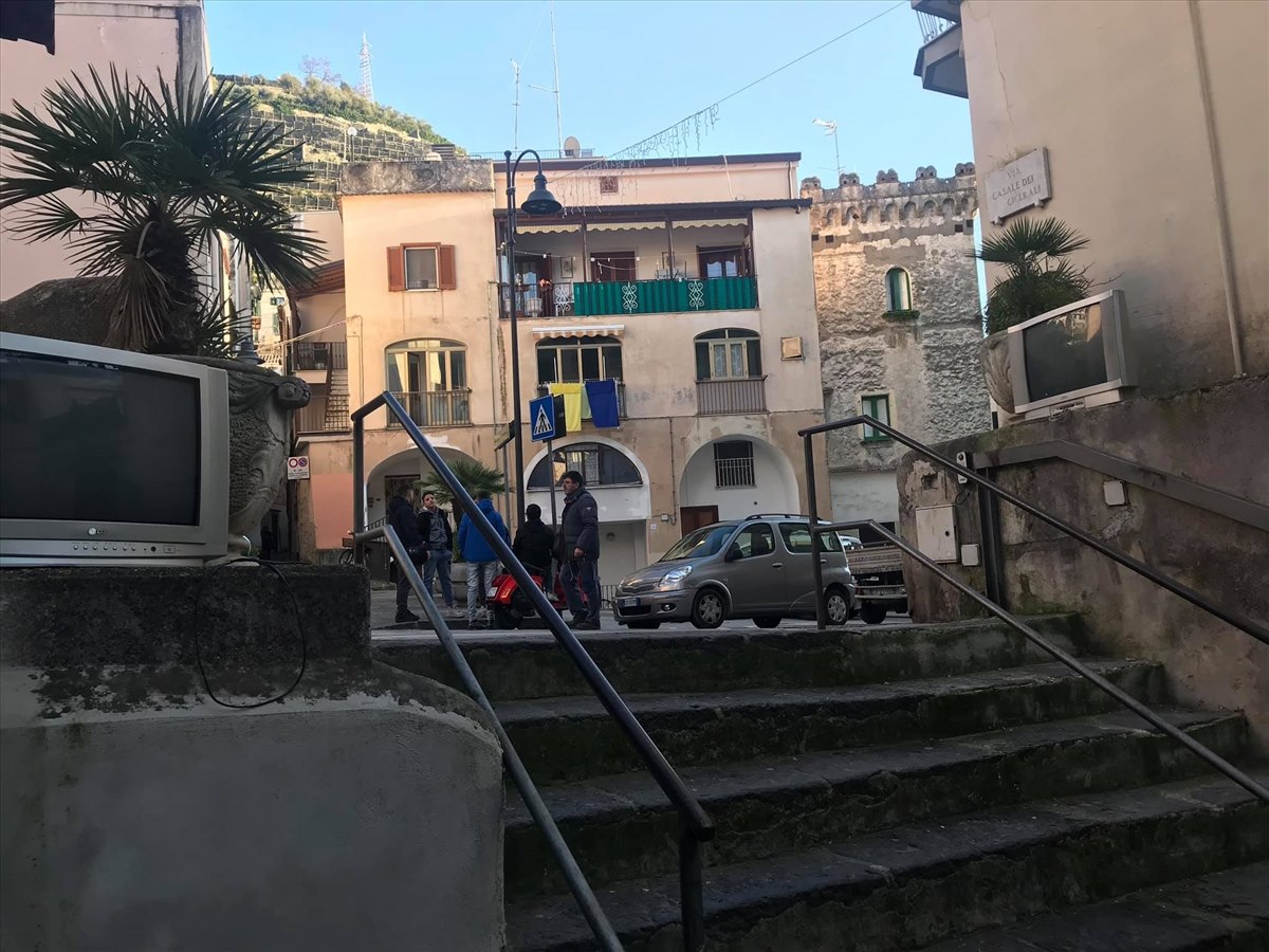 Maiori News - TV in via Casale dei Cicerali, a Maiori l'inciviltà di